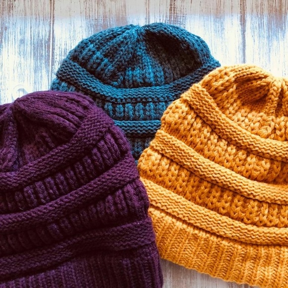 ALQUIMIA Accessories - FALL BEANIES!! 